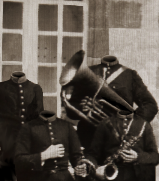 Quatre hommes sans cou ni tête, en uniforme de fanfare, avec des instruments de musique à vent (dessin numérique)